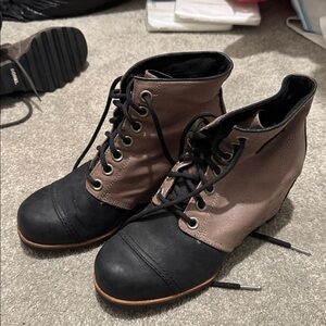 Sorel Women's Brown and Gray Winter Boots